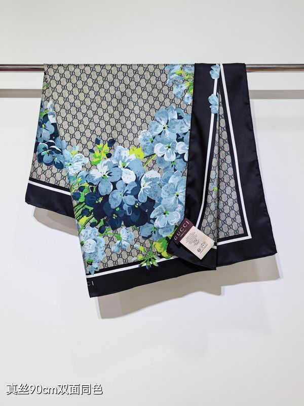 Gucci silk Scarf 90X90cm E052512